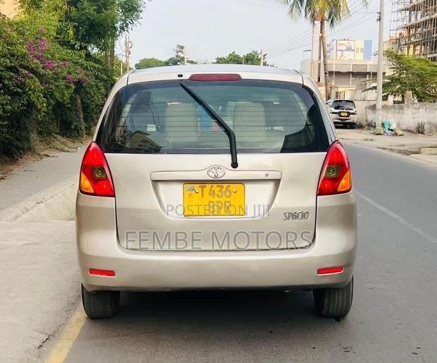Toyota Corolla Spacio 2005 Gold