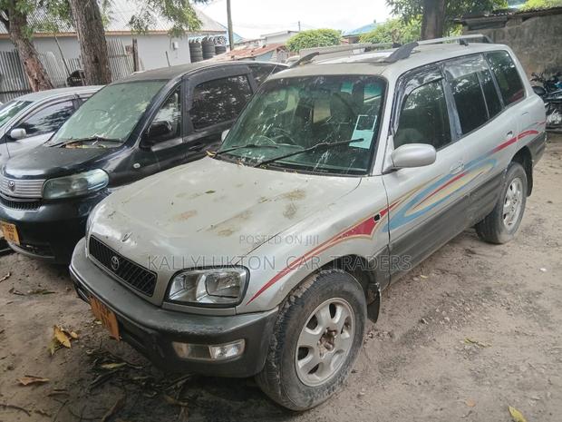 Toyota RAV4 Automatic 2003 Silver