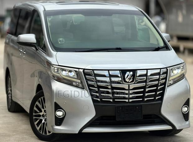 Toyota Alphard 2017 Silver