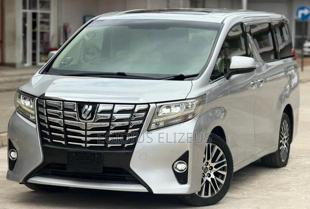 Toyota Alphard 2017 Silver