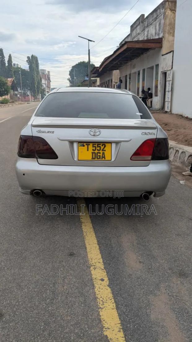 Toyota Crown 2003 Silver