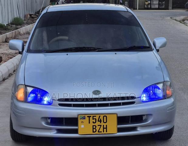 Toyota Starlet 2003 Silver
