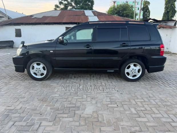 Toyota Kluger 2004 Black