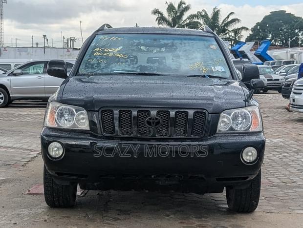 Toyota Kluger 2002 Black