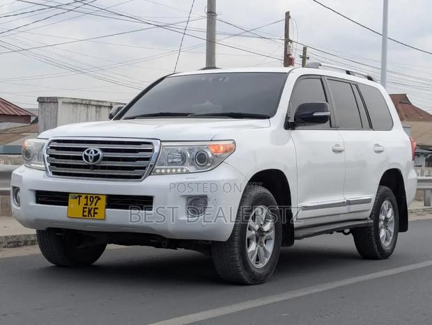 Toyota Land Cruiser 2012 White