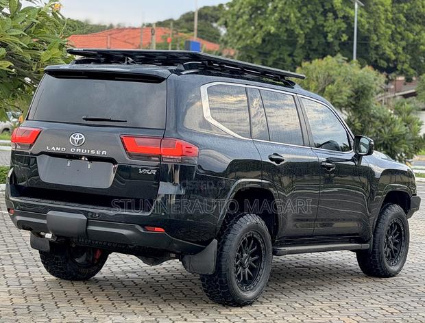Toyota Land Cruiser 2024 Matt Black