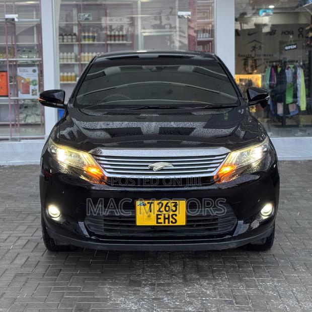 Toyota Harrier 2.0 2014 Black