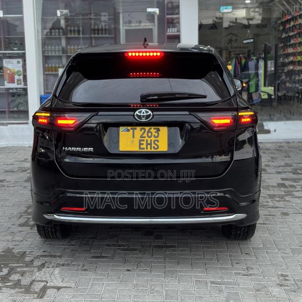 Toyota Harrier 2.0 2014 Black