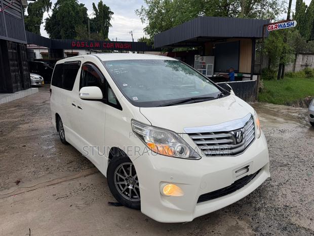 Toyota Alphard 2010 Pearl