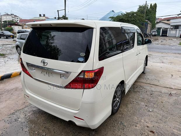 Toyota Alphard 2010 Pearl