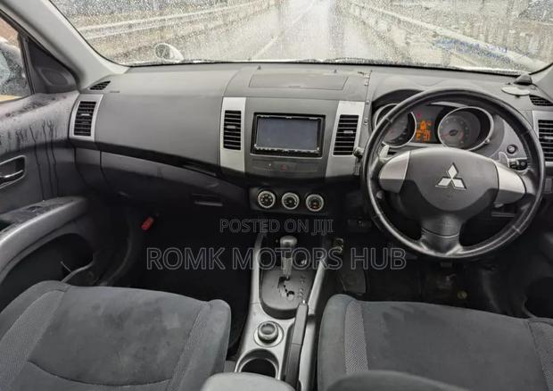 Mitsubishi Outlander 2008 White