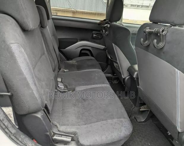 Mitsubishi Outlander 2008 White