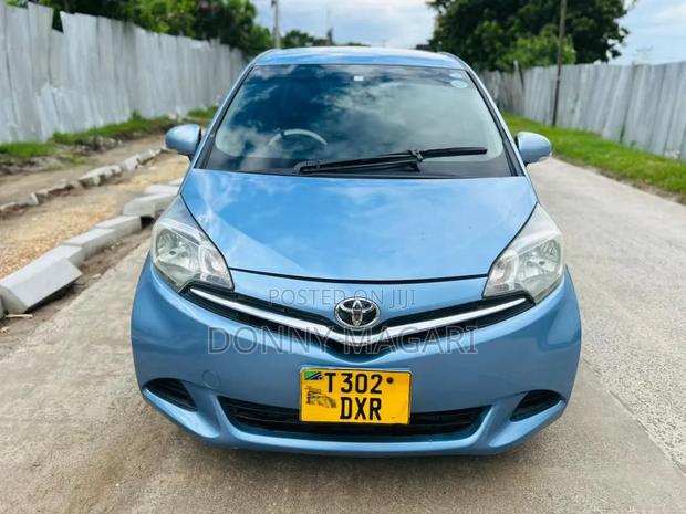 Toyota Ractis 1.5 AWD 2011 Blue
