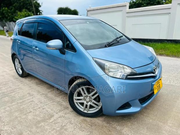 Toyota Ractis 1.5 AWD 2011 Blue