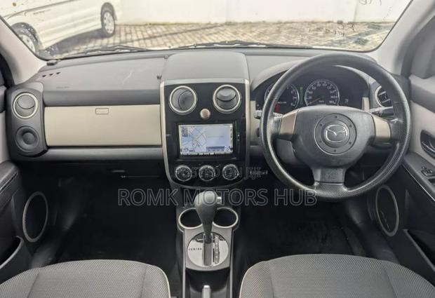 Mazda Verisa 2011 White