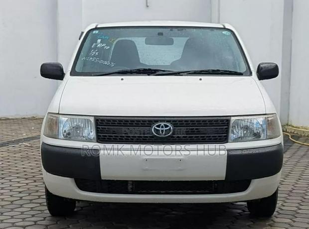 Toyota Succeed 2010 White