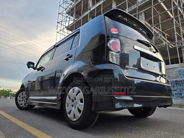 Toyota Corolla Rumion 2010 Black