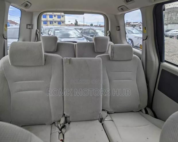 Toyota Noah 2009 Silver