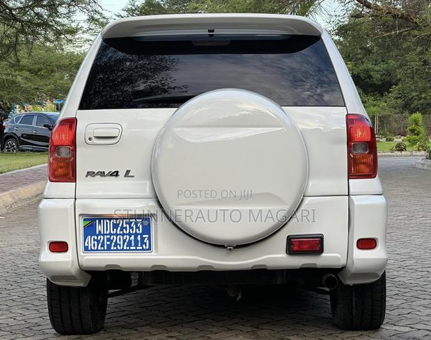 Toyota RAV4 2004 Pearl