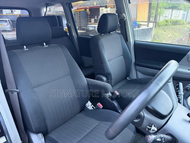 Toyota Voxy 2005 Black