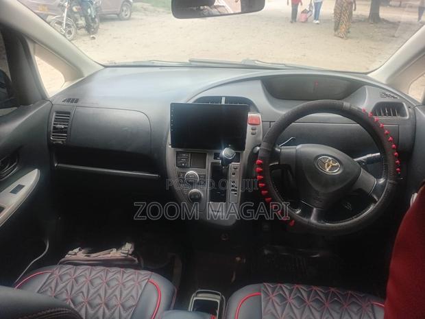 Toyota Ractis 2007 Black
