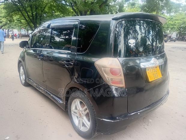 Toyota Ractis 2007 Black