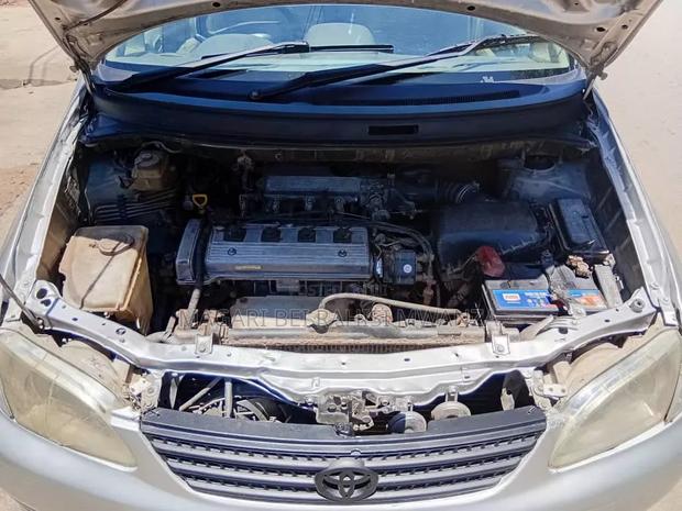 Toyota Corolla Spacio 2000 Silver