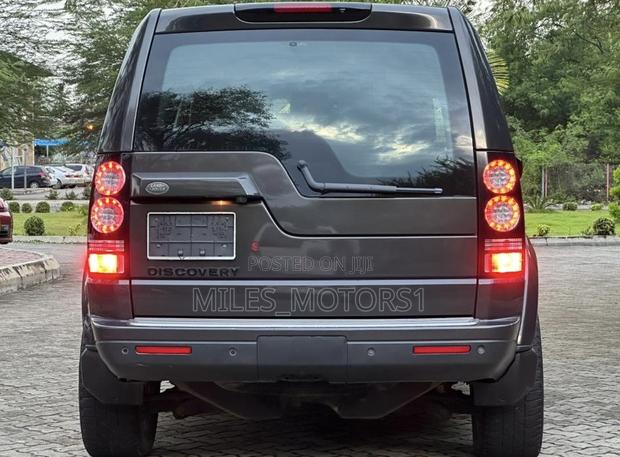 Land Rover Discovery 2016 Gray