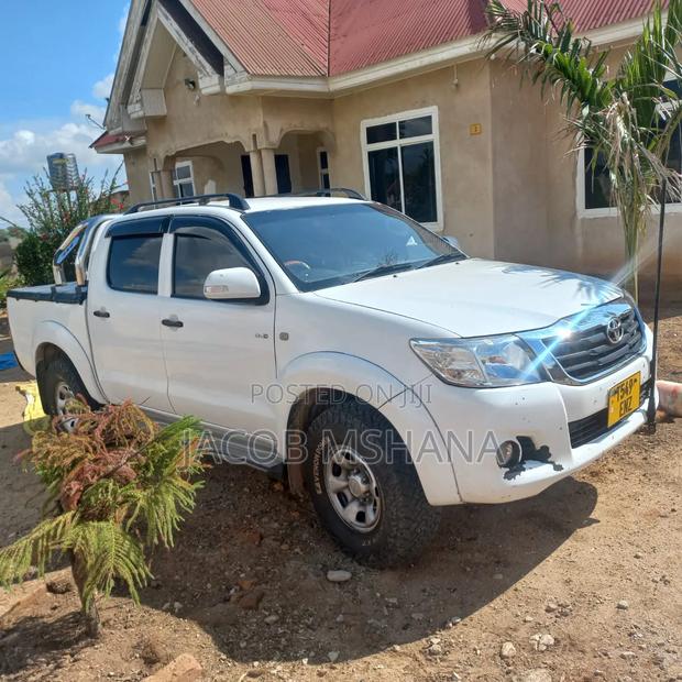 Toyota Hilux 2008 White