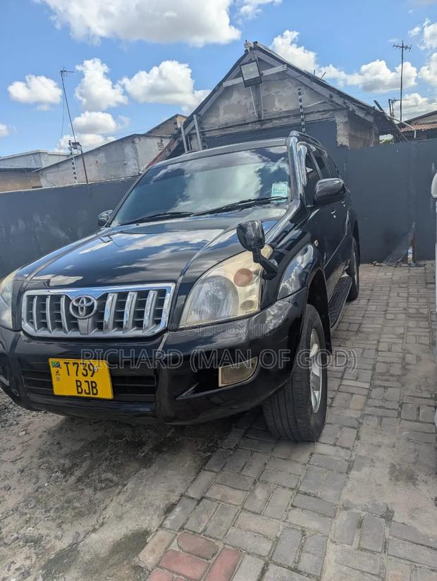 Toyota Land Cruiser Prado 2004 Black