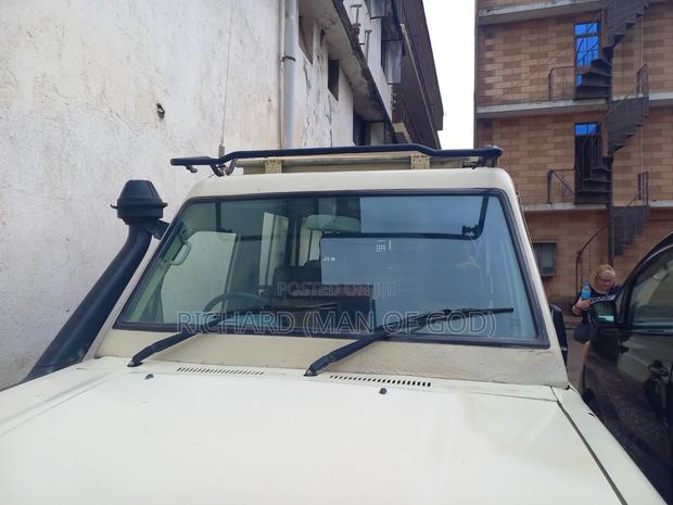 Toyota Land Cruiser 2005 Beige