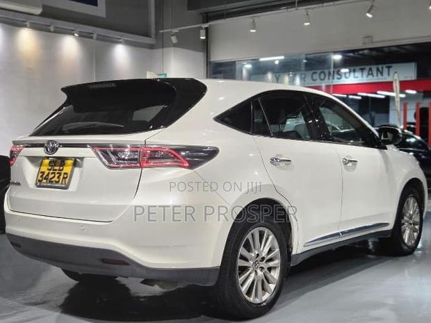 Toyota Harrier 2.0 2015 White