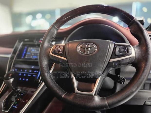 Toyota Harrier 2.0 2015 White