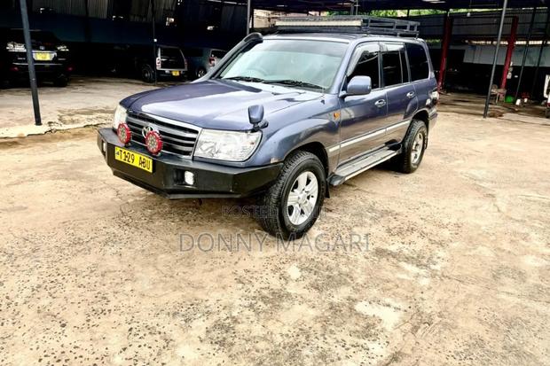Toyota Land Cruiser 2006 Blue