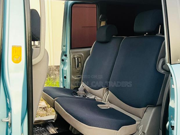 Toyota Sienta 2006 Blue