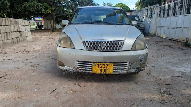 Toyota Opa 2003 Silver