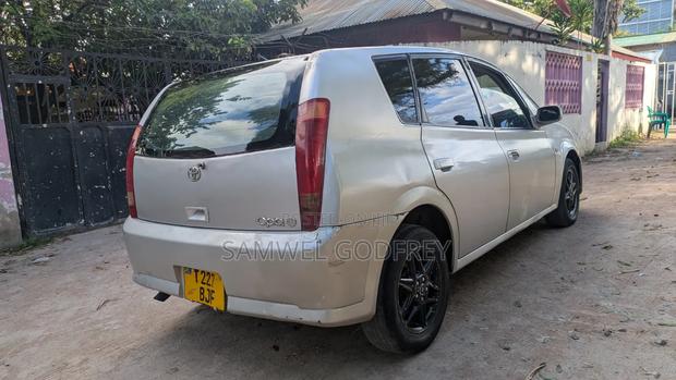 Toyota Opa 2003 Silver