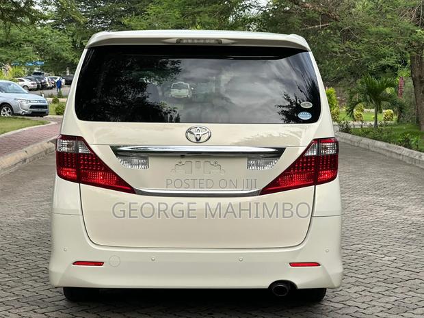 Toyota Alphard 2010 White