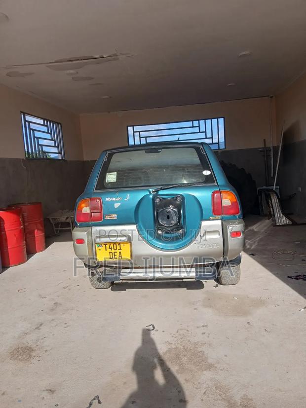 Toyota RAV4 2004 Green
