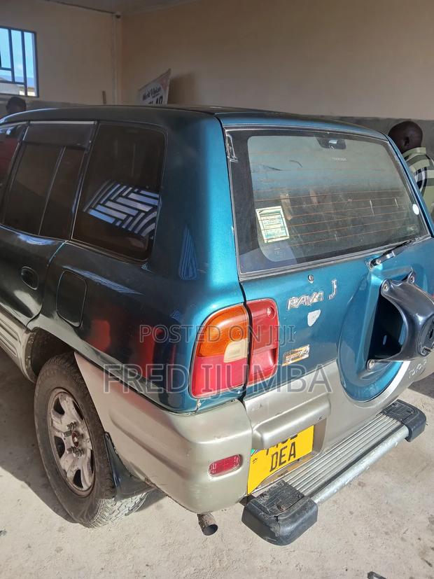 Toyota RAV4 2004 Green