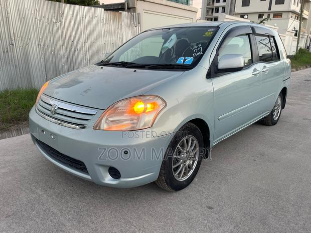Toyota Raum 2008 Green