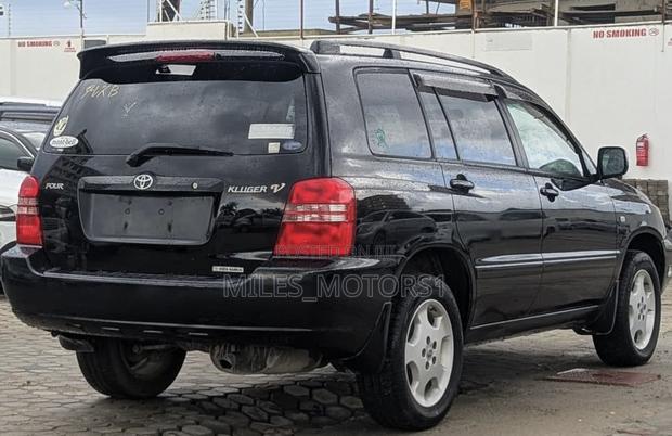 Toyota Kluger 2002 Black