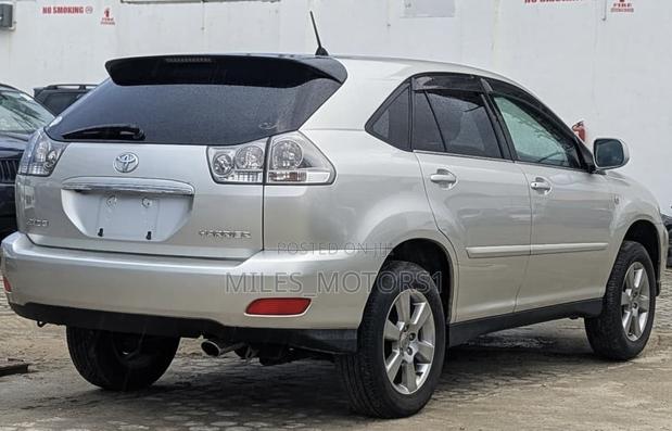 Toyota Harrier 2004 Silver