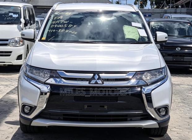 Mitsubishi Outlander 2018 White