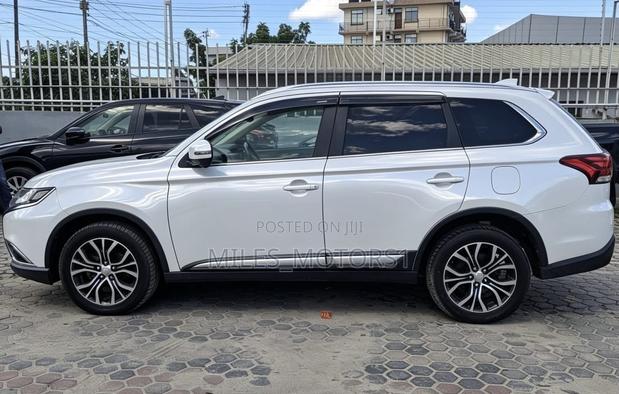 Mitsubishi Outlander 2018 White