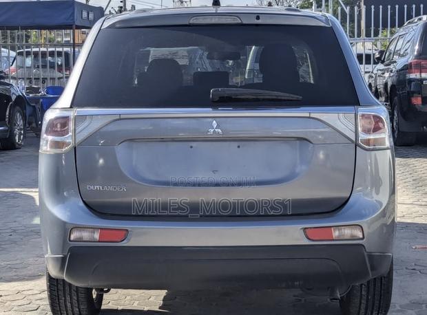 Mitsubishi Outlander PHEV 2020 Gray