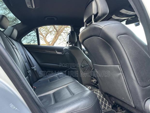 Mercedes-Benz C200 2008 Gray
