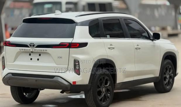 Toyota Urban Cruiser 2025 Off white
