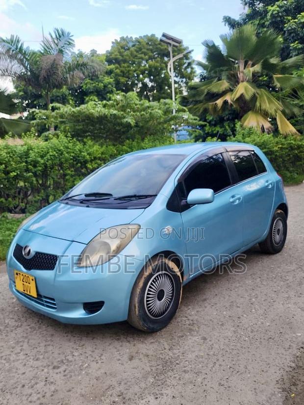 Toyota Vitz 2005 Blue
