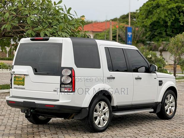 Land Rover Discovery 2014 White